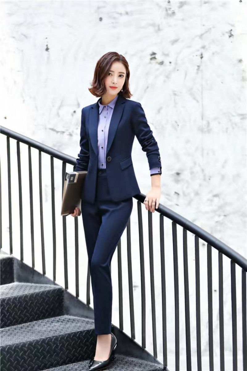 女式西裝
