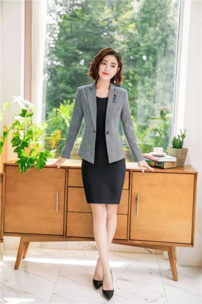 女式西裝