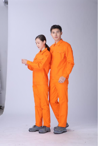 ag1658CVC阻燃面料工程服該面料有60M以上的棉纖維,40%以下的滌綸纖維混紡而成,經由***性阻燃劑整理后 具有耐久性的阻燃性能,可耐洗50次以上 ag1658CVC阻燃面料工程服該面料有60M以上的棉纖維,40%以下的滌綸纖維混紡而成,經由***性阻燃劑整理后 具有耐久性的阻燃性能,可耐洗50次以上