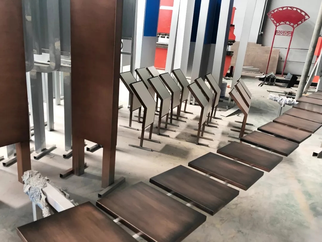 【蓝颜gtv
标识】中铁牡丹城导视系统案例赏析