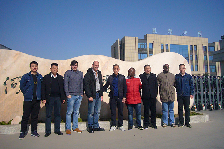 热烈欢迎新宝gg国际合作伙伴卢旺达代表来新宝gg参观