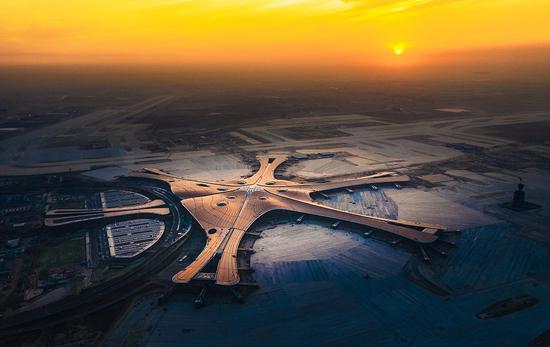 154根电缆，1400多个接头创造的新世纪人类奇迹：北京大兴机场