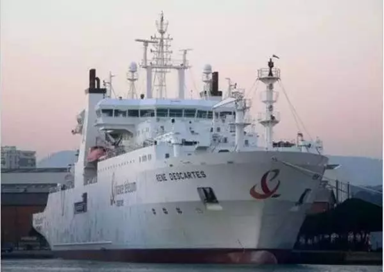 长见识了！海底电缆的敷设原来是是这样的！