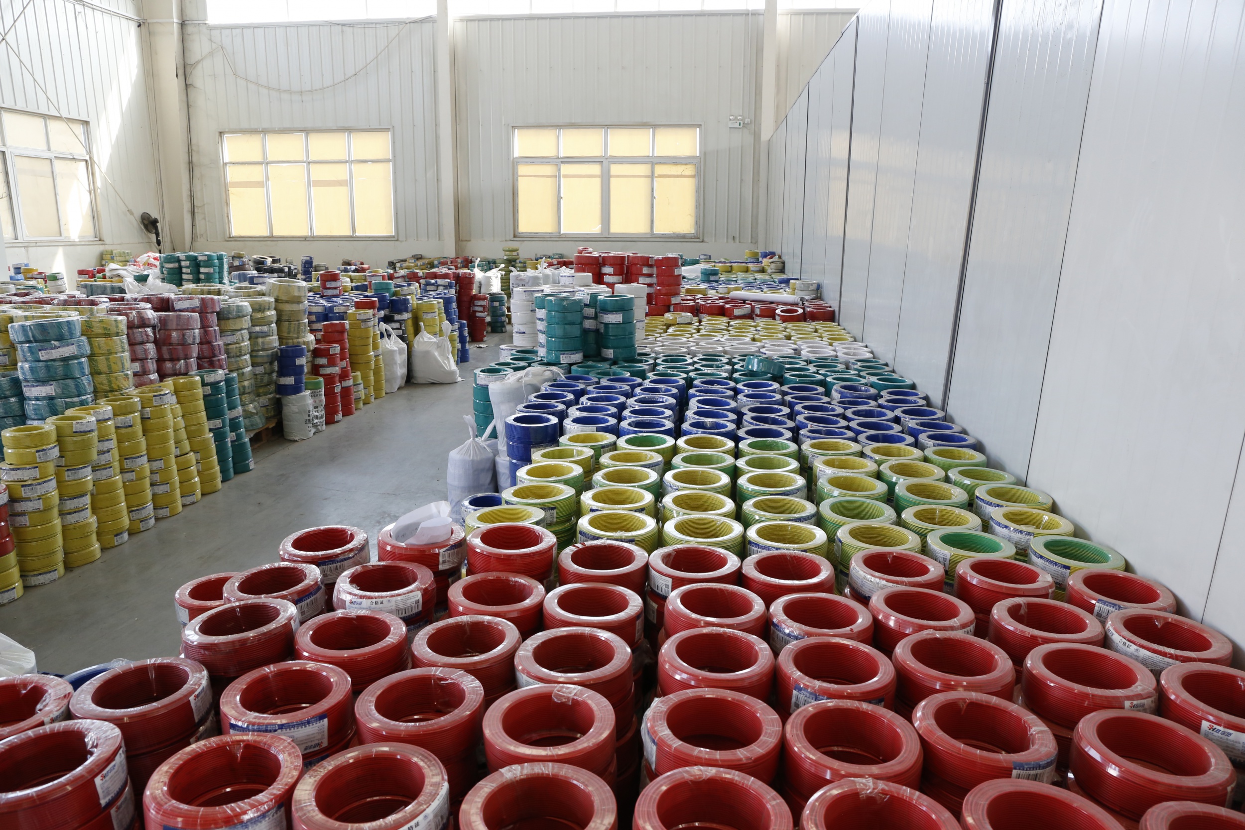 常用的家装电线要及时检修,一不小心就“过期”了-新宝GG-科技注册场景,让平台更有趣
 常用的家装电线要及时检修,一不小心就“过期”了-新宝GG-科技注册场景,让平台更有趣