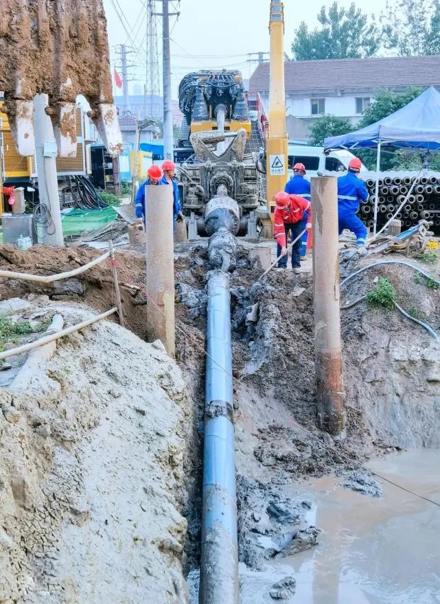 6月16日,国内最长过江电缆顺利在靖江段成功横穿长江-新宝gg电缆集团 6月16日,国内最长过江电缆顺利在靖江段成功横穿长江-新宝gg电缆集团