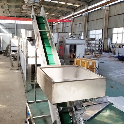 桶裝水灌裝線自動上蓋機