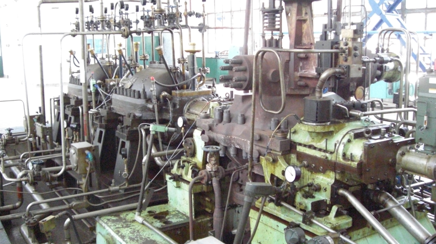 南充炼油厂---气压机组、烟机组在线监测