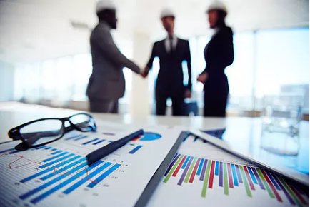 打造以灯饰为核心产品的 新型商...