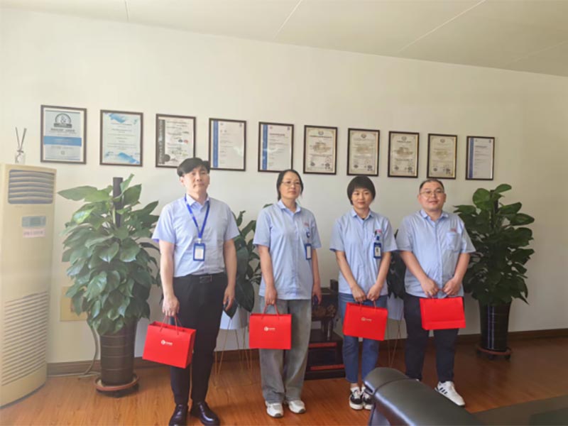 团结互帮  爱心无限