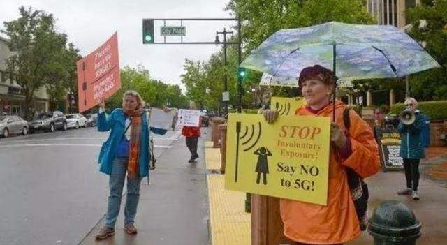 太可笑了,外国人相信5G信号... 太可笑了,外国人相信5G信号...