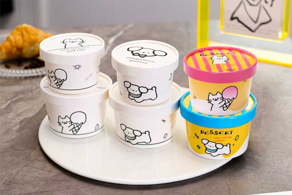 小貓布卡與小狗夏夏