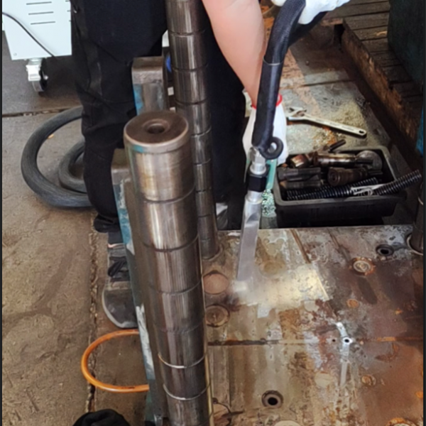 干冰清洗機在模具清洗中的創新使用案例