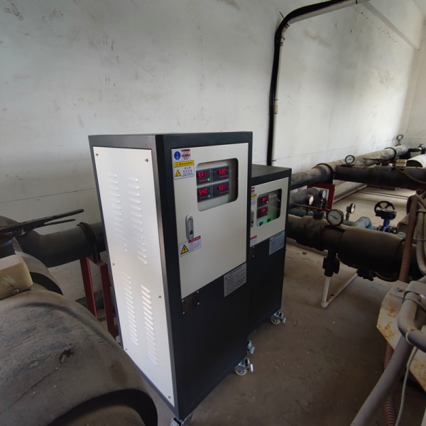 深圳金屬制品一車間中循環水吸垢機在冷卻系統中的應用案例