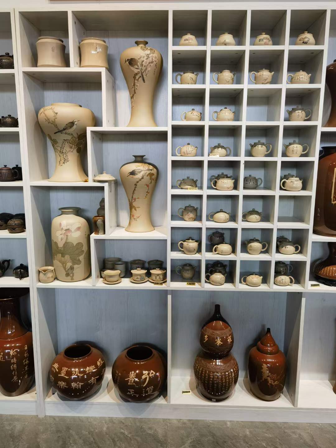 中国四大名陶-建水紫陶楚雄茶城直营店开业期待中…… 润群商业运营管理