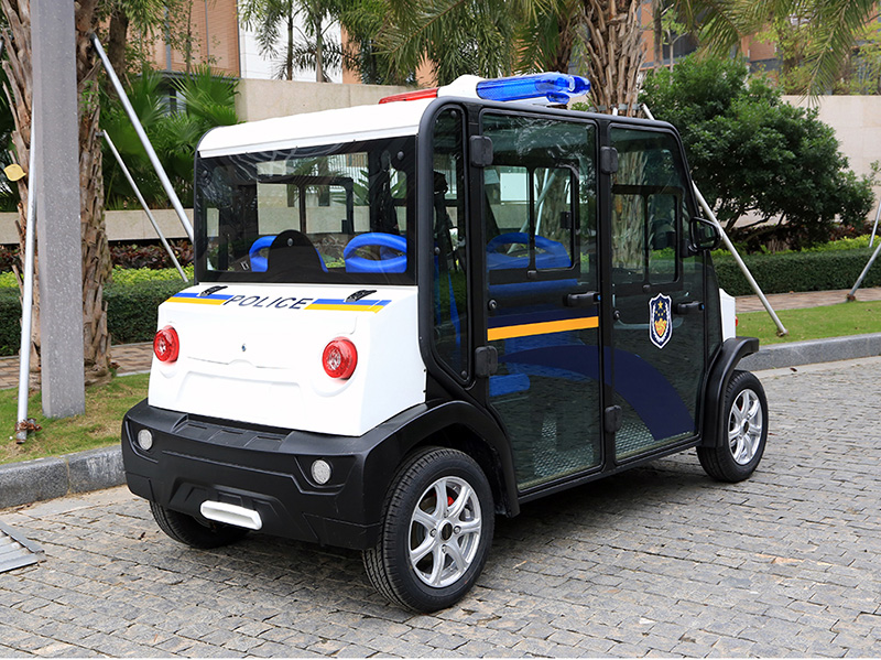 四人座封闭式巡逻车