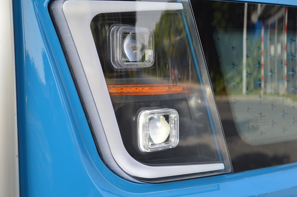 十四人座封闭式旅游观光车