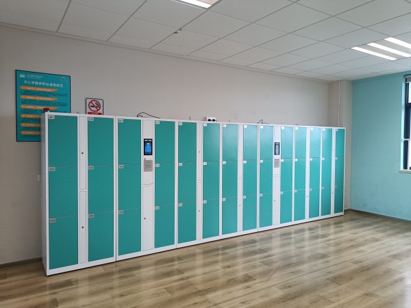 人脸识别式寄存柜