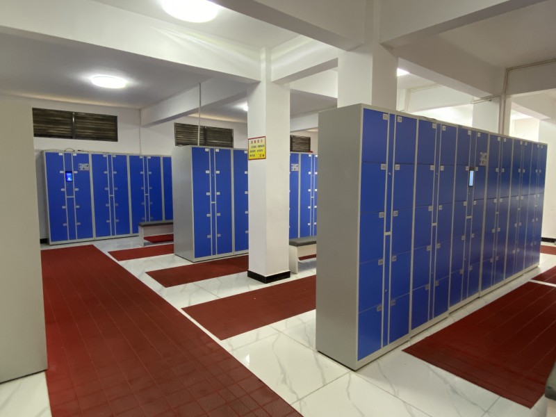 云南昆明水上乐园微信支付更衣柜