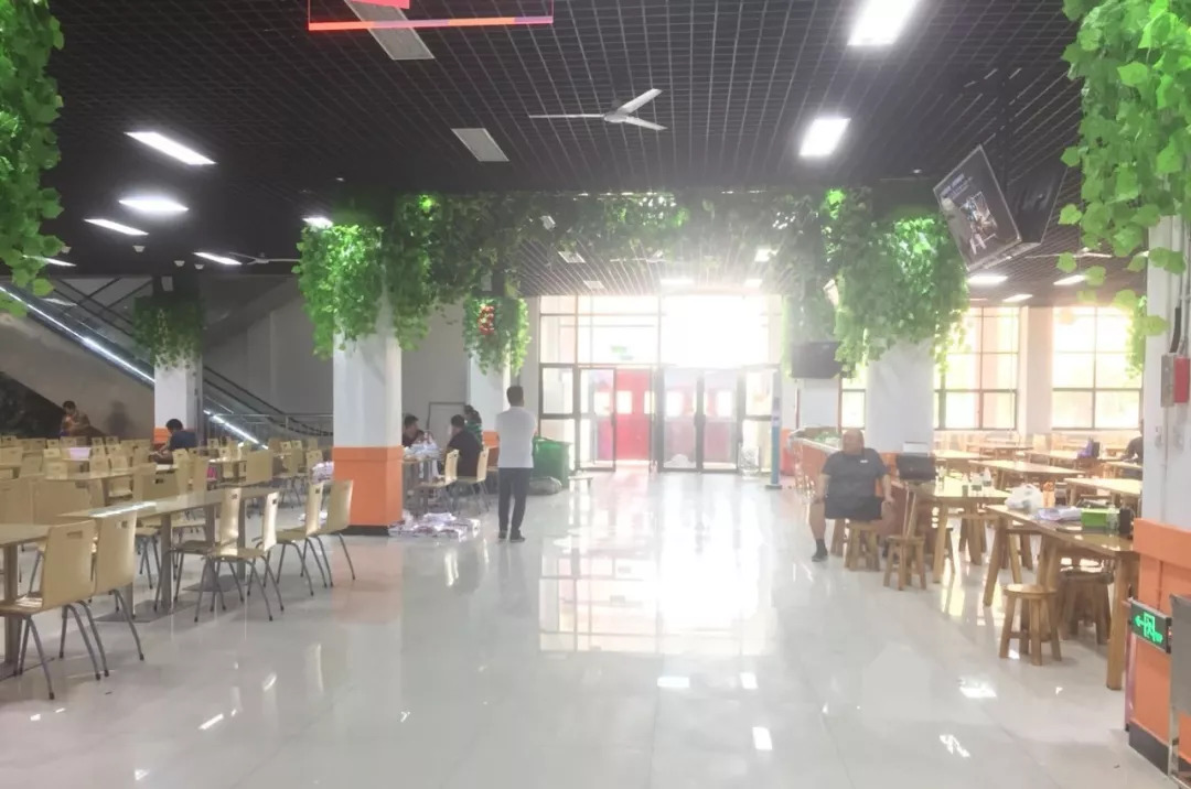 太阳成集团tyc122cc入口新团餐饭堂承包-铁路职业技术学院饭堂开业