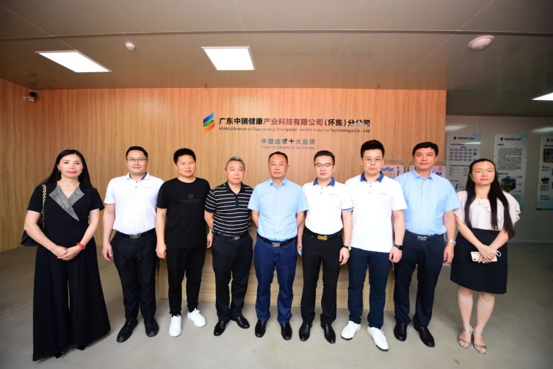 开阳县政府领导一行走访考察多多28集团