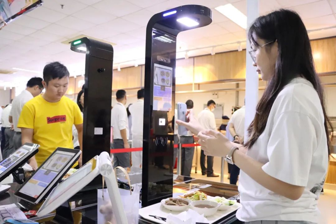 多多28食堂承办公司