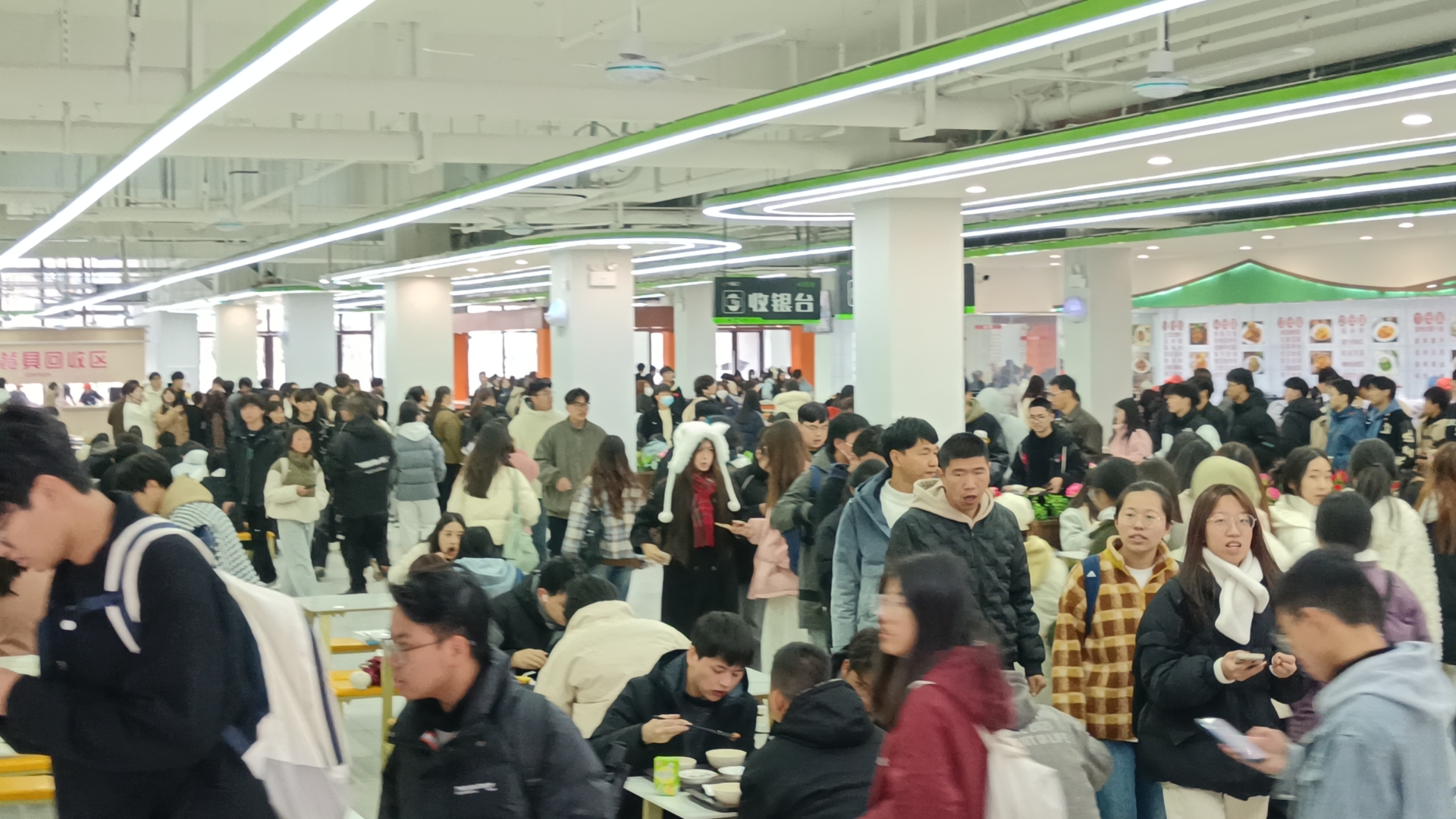 福州工商学院多多28餐厅