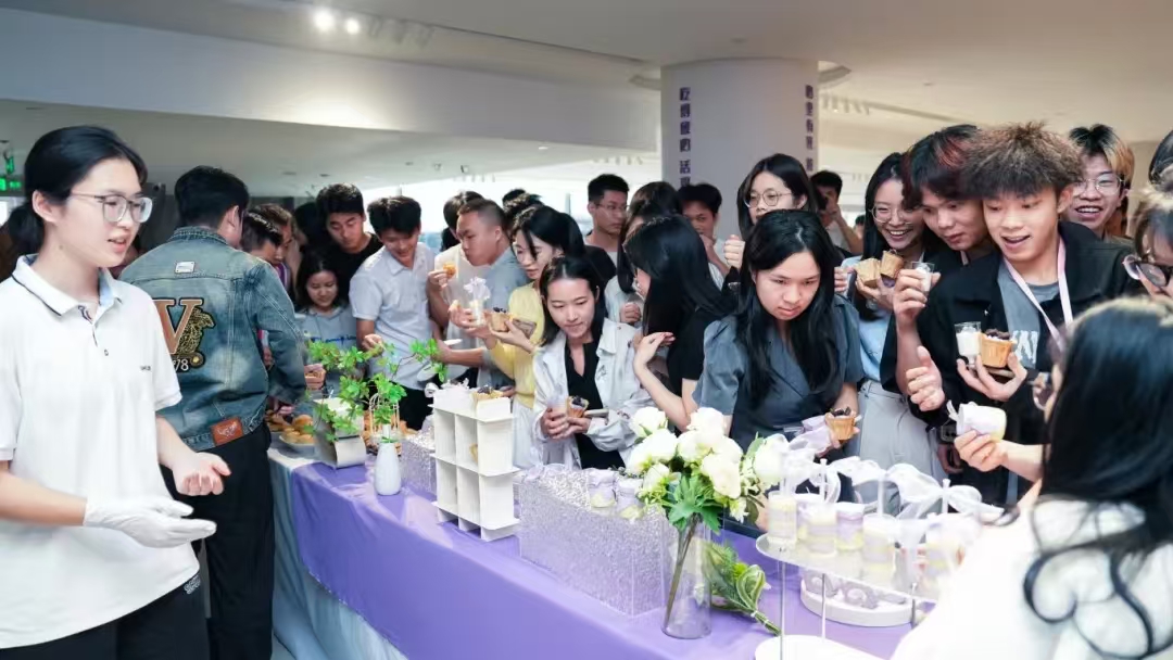 伊的家多多28餐厅隆重开业