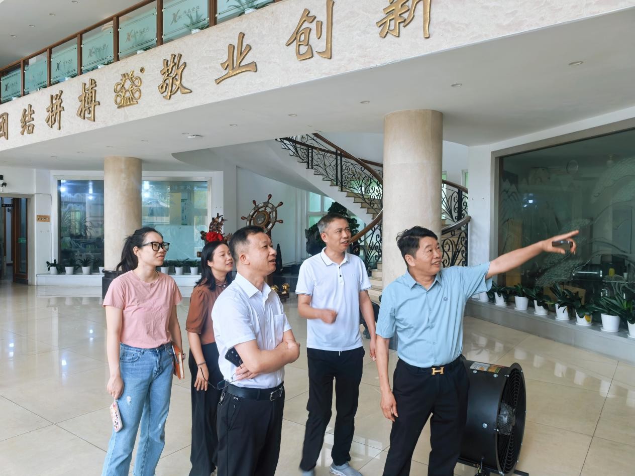 泽国镇党委书记姜圣斌、副镇长金潮莅临威斯尼斯392.com平台开展参观指导工作