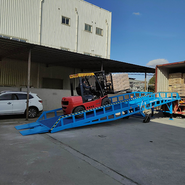移動式登車橋