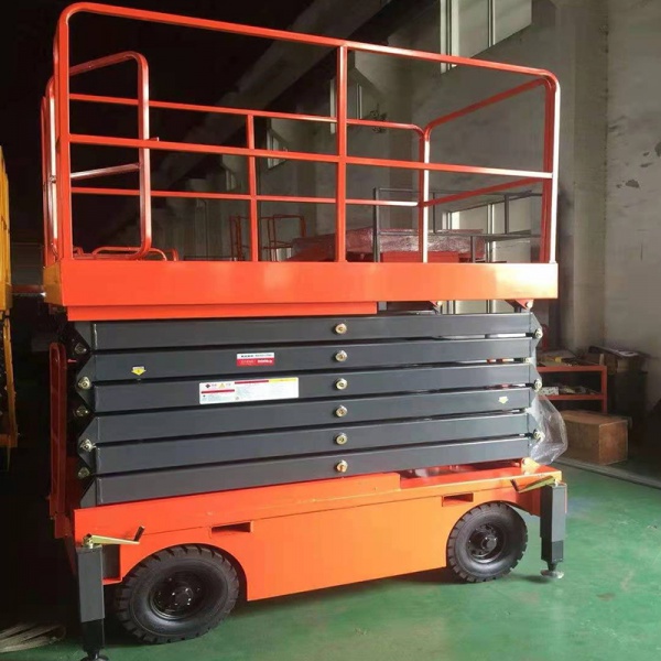 自行式高空作業平台