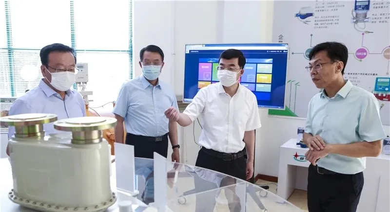 威海市委书记张海波到天罡仪表现场办公推动企业上市工作