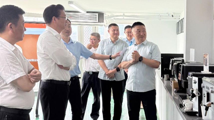 杭州市委常委、余杭区委书记刘颖...