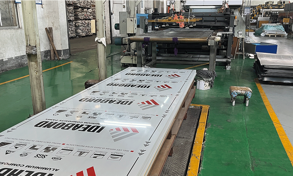 鋁塑板（bǎn）複合（hé）設備