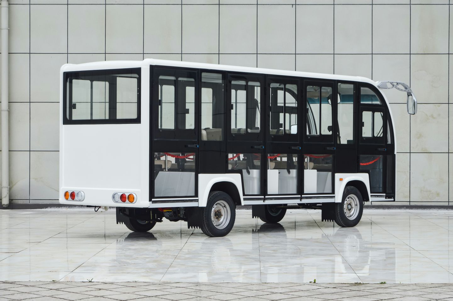 YY-F17 Full Closed Bus - 17 seats