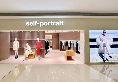 成都万象城self-portrait女装店灯光商业照明设计案例
