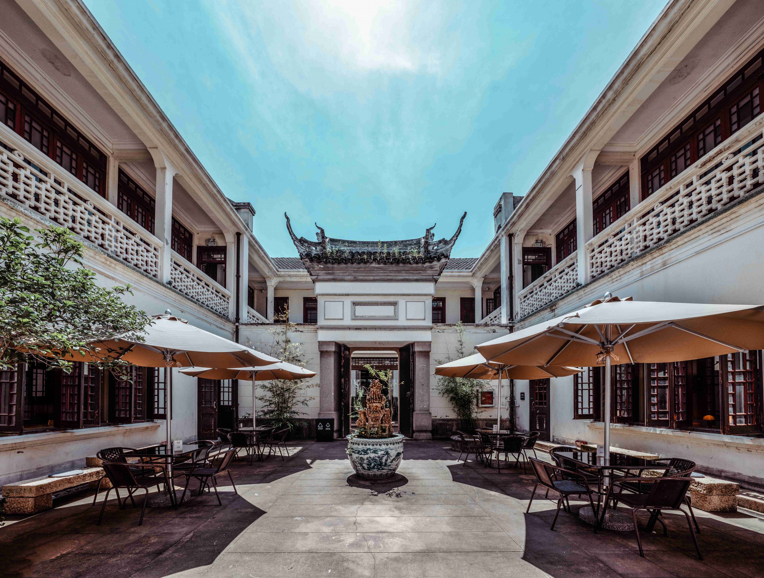 一尺花园（清溪府店）-一尺花园所在的这栋建筑始建于1928年，是上海被誉为“石库门大王”的***建筑营造商钟惠山先生的私宅