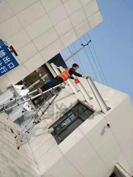 Glass canopy engineering installation