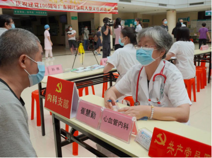 同江医院举行“我为‘七一’添光彩”大型义诊活动