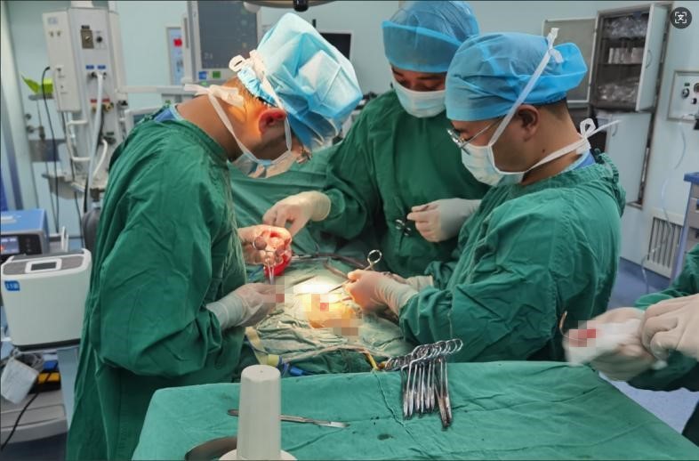 惊！“蛋蛋”大如拳头，结果是罕见类型的睾丸恶性肿瘤