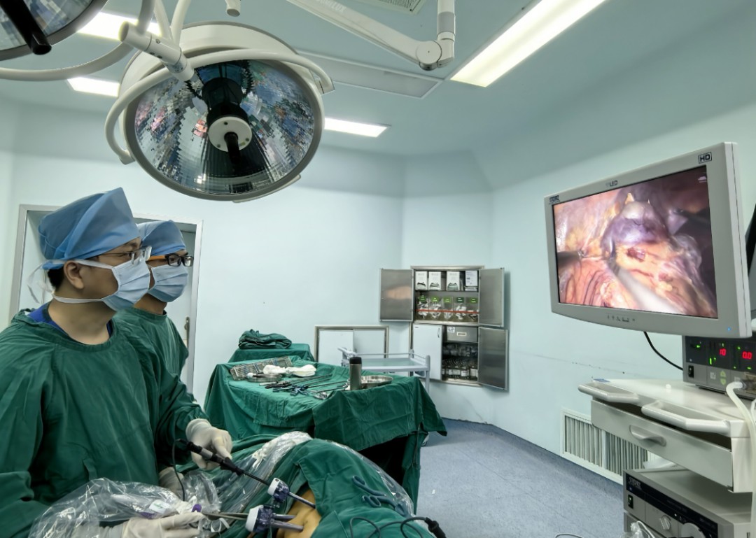 【技术前沿】微创精准除病肾，67岁阿姨告别多年腰腹痛