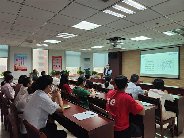 亚搏yabo(中国)装饰公司工会组织开展安全健康知识讲座活动 亚搏yabo(中国)装饰公司工会组织开展安全健康知识讲座活动