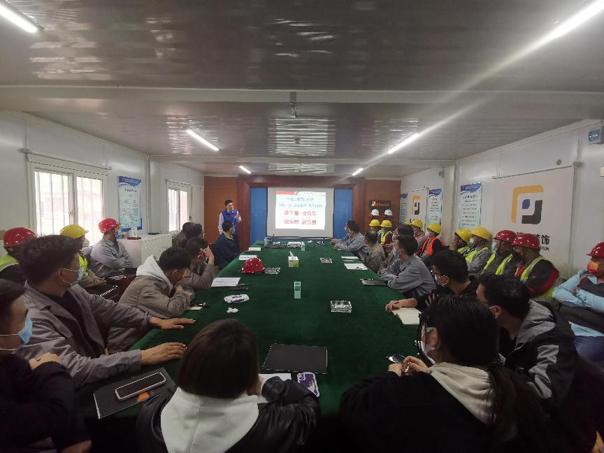 亚搏yabo(中国)装饰公司燕赵保险金融大厦项目举行消防应急培训演练活动 亚搏yabo(中国)装饰公司燕赵保险金融大厦项目举行消防应急培训演练活动
