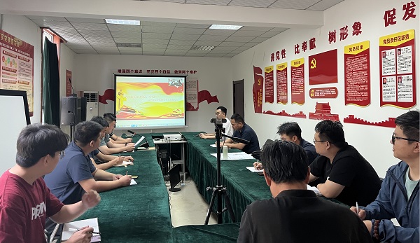 亚搏yabo(中国)装饰公司领导到门窗加工中心讲授党纪学习教育专题党课 亚搏yabo(中国)装饰公司领导到门窗加工中心讲授党纪学习教育专题党课