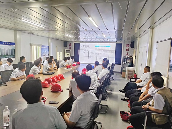 亚搏yabo(中国)装饰公司组织开展吊篮施工安全管理观摩交流活动 亚搏yabo(中国)装饰公司组织开展吊篮施工安全管理观摩交流活动