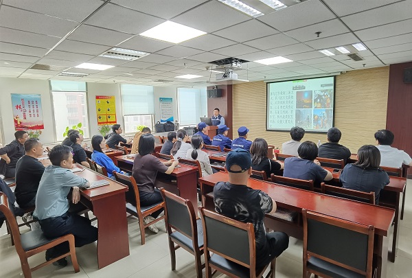 开云(中国)装饰公司举行消防安全培训暨高层建筑应急疏散实战演练