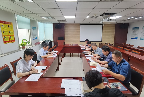 开云(中国)装饰公司党委理论学习中心组召开第七次集体学习会议