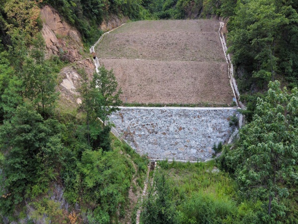 栾川县陶湾镇红洞沟兴栾、永丰铁选厂和前 锋铁选厂尾矿库闭库工程二标段